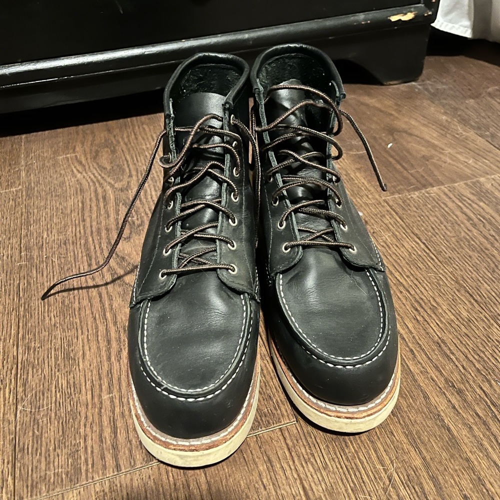 Black Leather Women’s Red Wings Boots